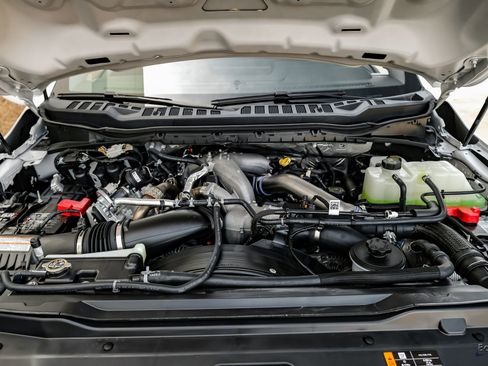 Used 2026 Ford F450 Lariat w/ FX4 Off-Road Package image 3