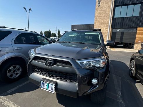 Used 2019 Toyota 4Runner SR5 Premium AWD/4WD image 2