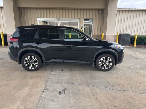 Used 2022 Nissan Rogue SV FWD image 15