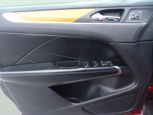 Used 2019 Lincoln MKC Reserve w/ MKC Climate Package image 21