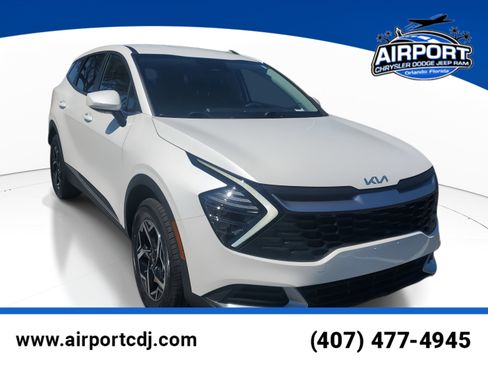 Used 2025 Kia Sportage LX image 1