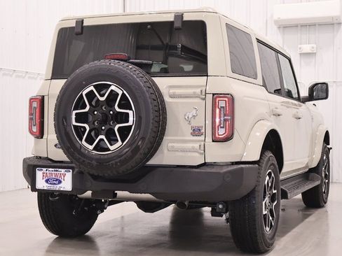 New 2025 Ford Bronco Outer Banks AWD/4WD image 8