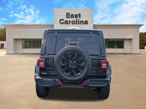 Certified 2025 Jeep Wrangler Unlimited Sahara AWD/4WD image 4