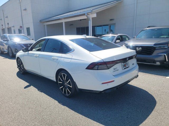 Used 2024 Honda Accord Touring image 11