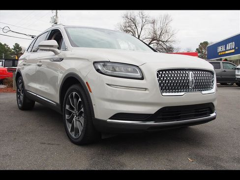 Used 2021 Lincoln Nautilus Reserve w/ Equipment Group 201A image 7
