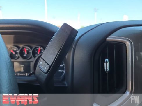 Used 2021 Chevrolet Silverado 1500 Custom Trail Boss AWD/4WD image 6