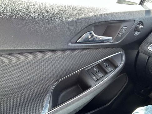 Used 2019 Chevrolet Cruze LT FWD image 28