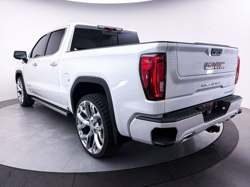 Used 2025 GMC Sierra 1500 Denali AWD/4WD image 19