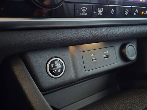 Used 2022 Nissan Rogue SV FWD image 35