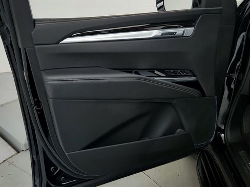 Used 2025 Cadillac Escalade ESV Premium Luxury w/ LPO, Floor Liner Package AWD/4WD image 17