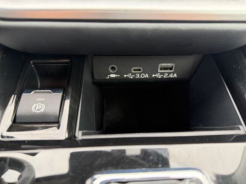 Used 2024 Subaru Outback Premium image 22