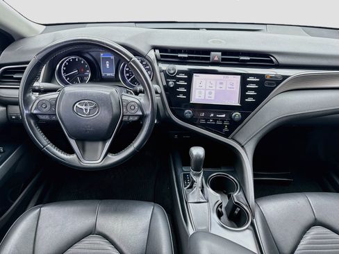 Used 2019 Toyota Camry SE w/ Carpet Mat Package FWD image 14