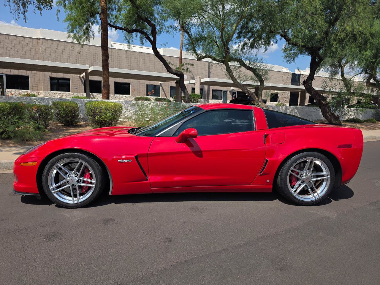 Used 2007 Chevrolet Corvette Z06 w/ Preferred Equipment Group RWD image 6