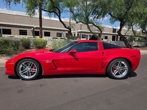 Used 2007 Chevrolet Corvette Z06 w/ Preferred Equipment Group RWD image 6