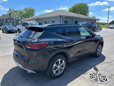 Used 2024 Chevrolet Blazer LT w/ Convenience Package AWD/4WD image 3