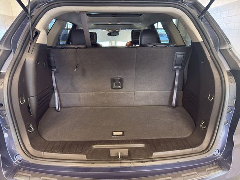 Used 2014 Chevrolet Traverse LT w/ LPO, 'HIT The Road' Package AWD/4WD image 33