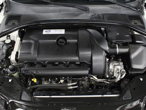 Used 2014 Volvo XC70 T6 w/ Climate Package image 21