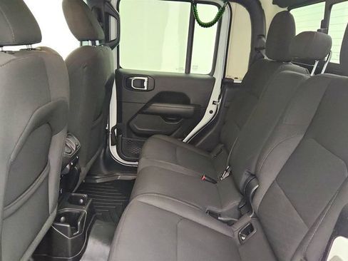 Used 2023 Jeep Gladiator Overland AWD/4WD image 21