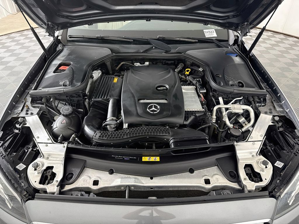 Used 2018 Mercedes-Benz E 300 4MATIC image 31