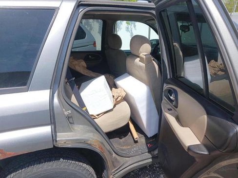 Used 2005 Chevrolet TrailBlazer LS w/ LS Preferred Equipment Group AWD/4WD image 38