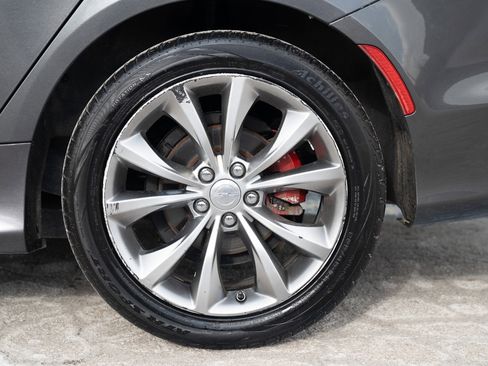 Used 2016 Chrysler 200 S w/ Comfort Group image 9