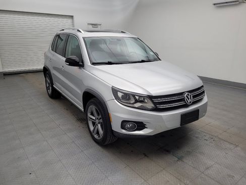 Used 2017 Volkswagen Tiguan Sport image 13
