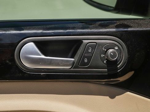 Used 2016 Volkswagen Beetle 1.8T SE image 23