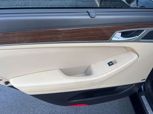 Used 2016 Hyundai Genesis 3.8 w/ Option Group 02 image 7