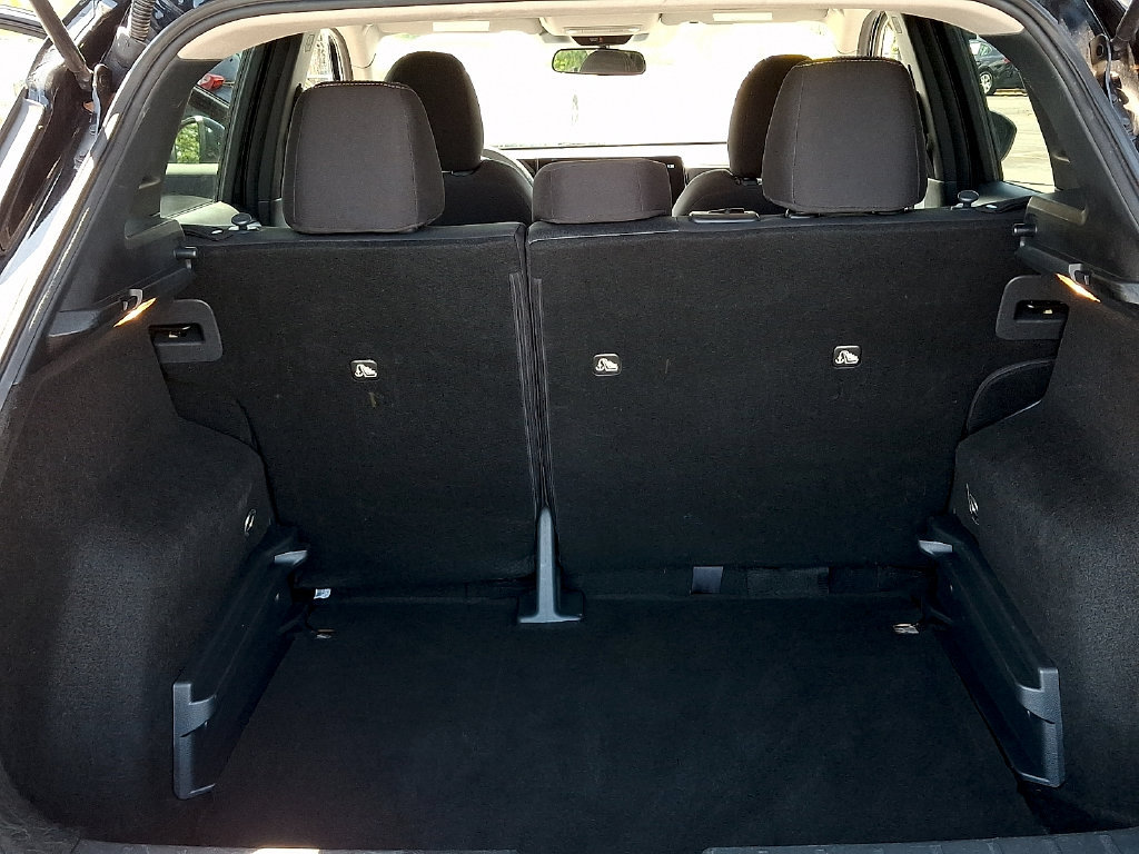 Used 2025 Nissan Kicks SV FWD image 29
