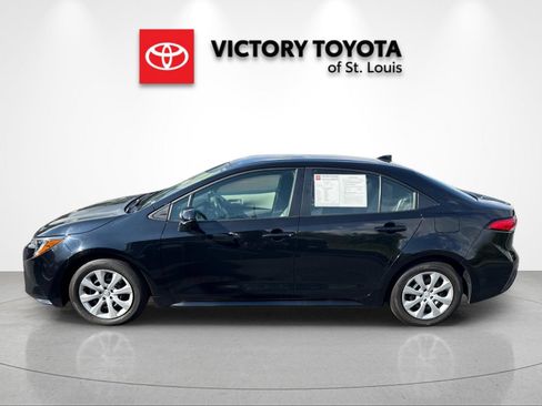 Used 2025 Toyota Corolla LE FWD image 6