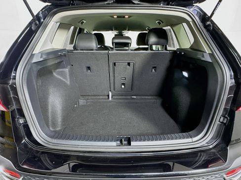 Used 2024 Volkswagen Taos SE image 28