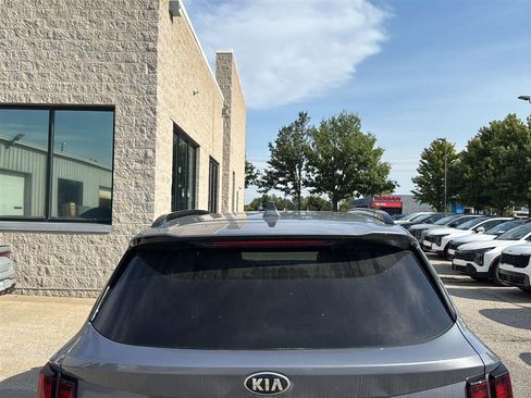 Used 2021 Kia Sorento S w/ Panoramic Sunroof Package FWD image 6