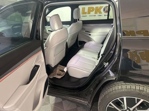 Used 2025 Jeep Wagoneer S Limited AWD/4WD image 25