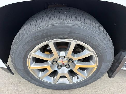 Used 2015 GMC Yukon XL Denali AWD/4WD image 3