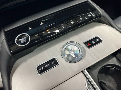 Used 2025 Lincoln Navigator Reserve image 40