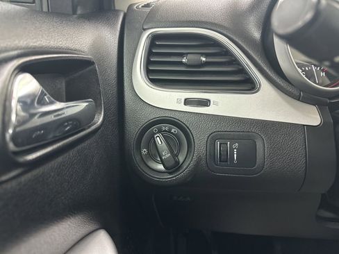 Used 2014 Dodge Journey SXT w/ Flexible Seating Group image 37