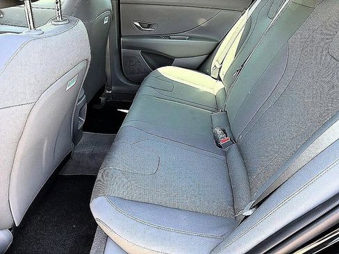 New 2026 Hyundai Elantra SE FWD image 7