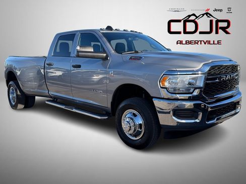 Used 2022 RAM 3500 Tradesman image 1