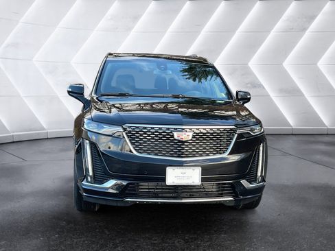New 2025 Cadillac XT6 Luxury image 9