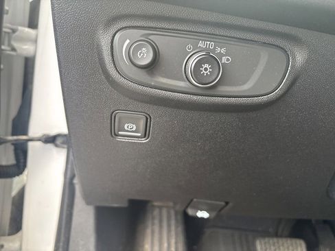 Used 2019 GMC Terrain SLE w/ Driver Convenience Package image 25