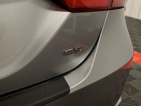 Used 2019 Toyota Camry SE w/ Carpet Mat Package image 15