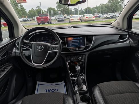 Used 2020 Buick Encore Preferred FWD image 2