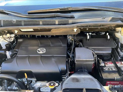 Used 2016 Toyota Sienna Limited FWD image 12