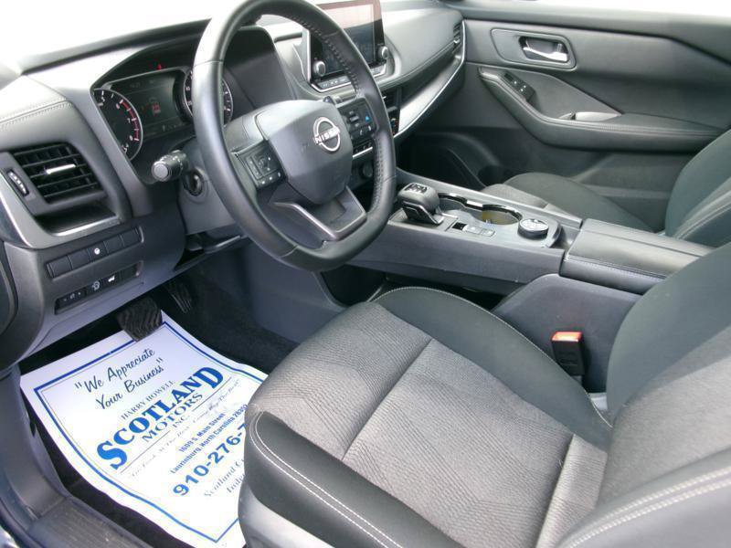 Used 2025 Nissan Rogue SV AWD/4WD image 12