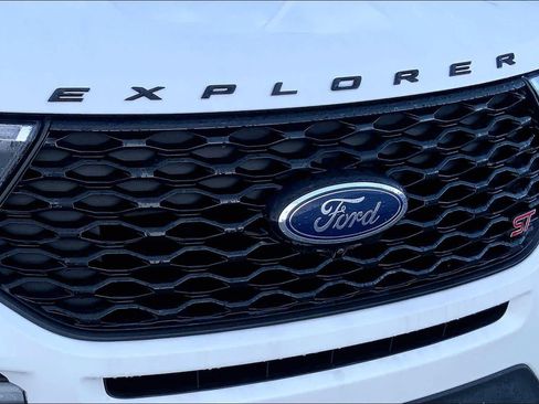 Used 2022 Ford Explorer ST w/ Equipment Group 401A AWD/4WD image 29