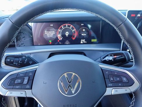 New 2025 Volkswagen Tiguan SE image 15