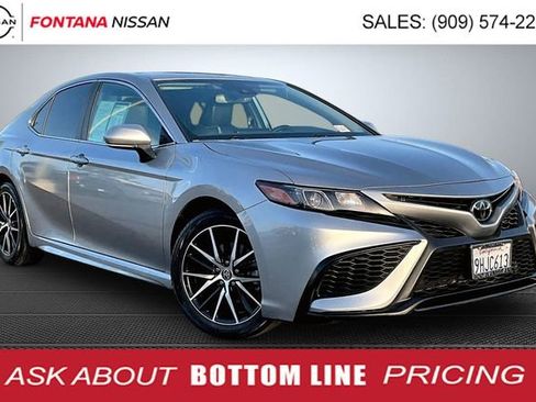 Used 2023 Toyota Camry SE w/ Convenience Package image 1