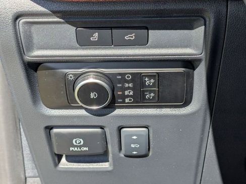 Used 2024 Ford Expedition Limited RWD image 19