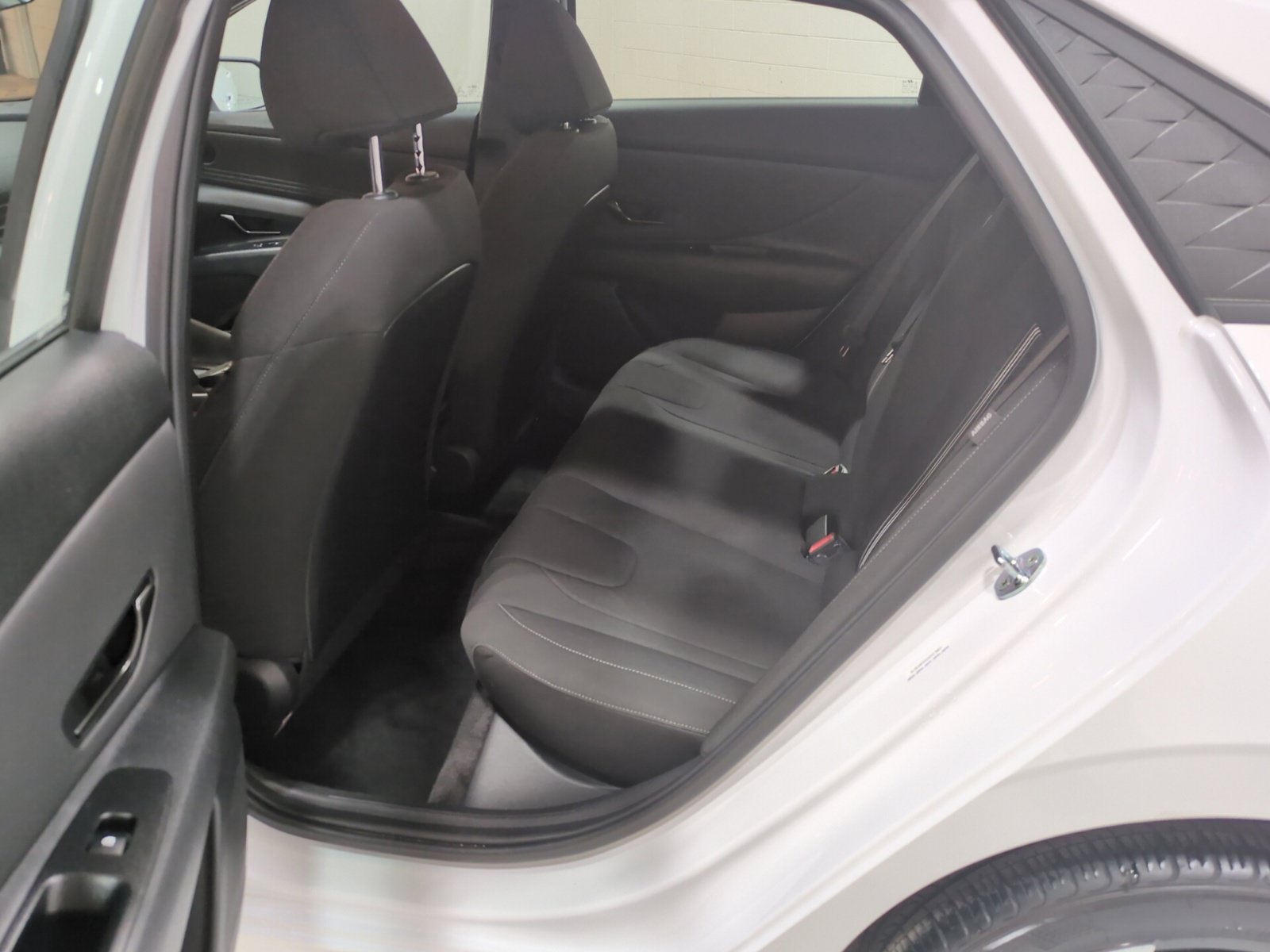 Used 2025 Hyundai Elantra Sport FWD image 13