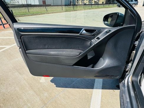 Used 2012 Volkswagen Golf 2-Door image 10